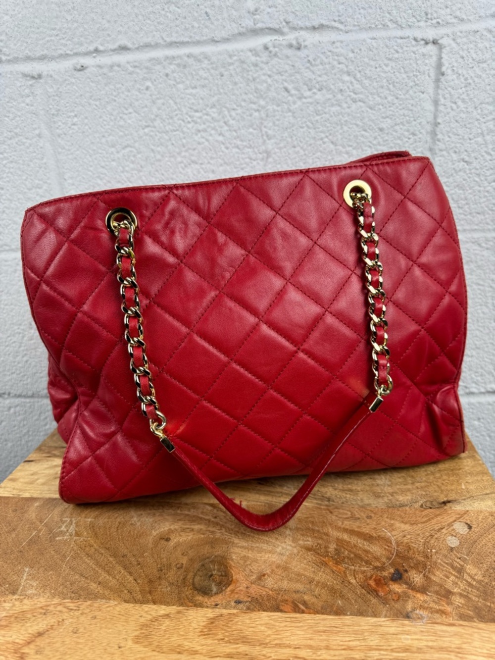 Michael Kors Red Leather Quilted Chain Shoulder Tote Bag Gold Hardware - Picture 3 of 16